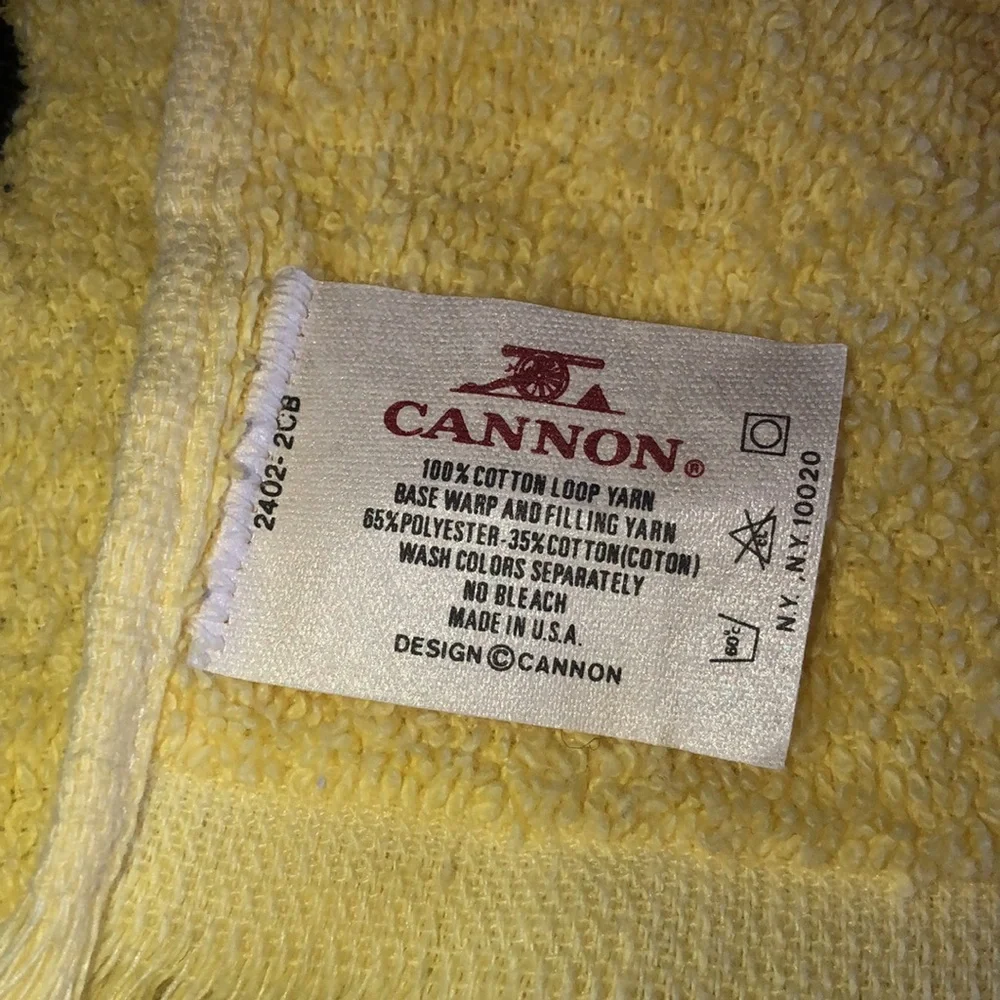 VINTAGE Disney Mickey Mouse Cannon Bath‎ Towel